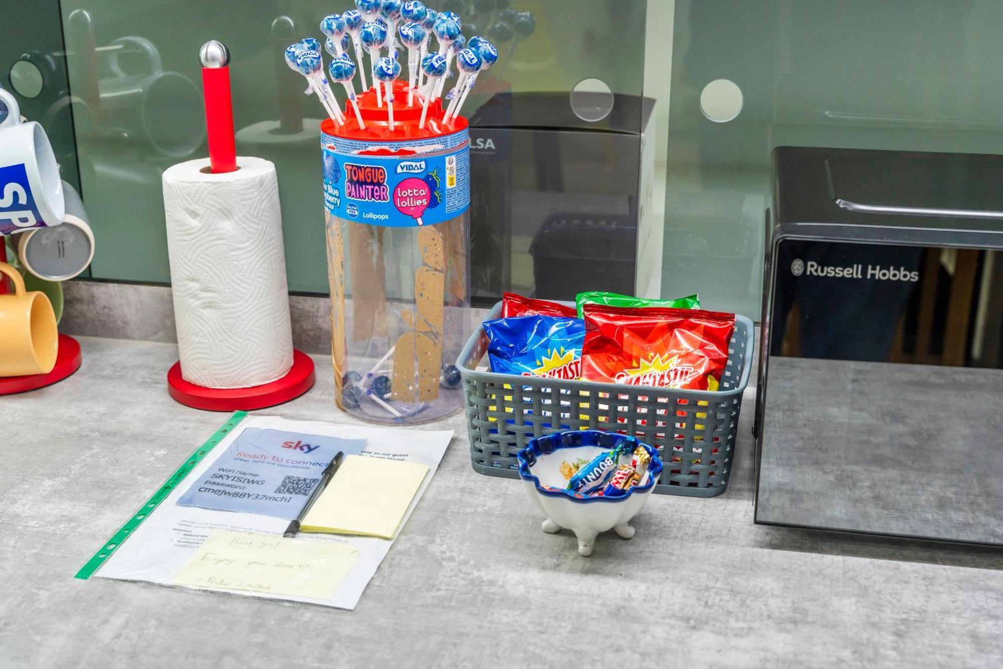 Exquisite 2-Bedroom Penthouse-Sleeps 7-Free Parking With Workstations & High-Speed Wifi 버밍엄 외부 사진