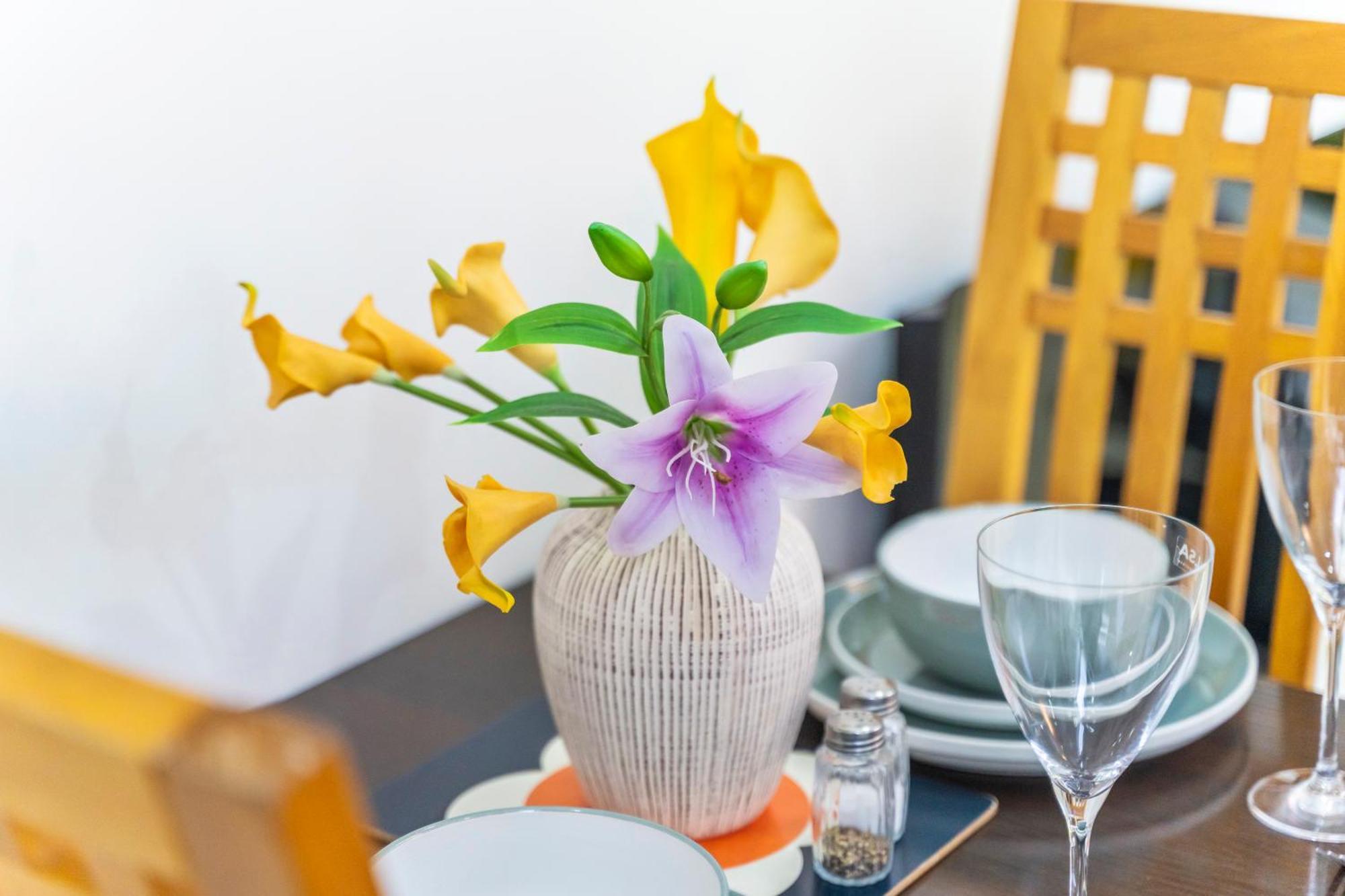 Exquisite 2-Bedroom Penthouse-Sleeps 7-Free Parking With Workstations & High-Speed Wifi 버밍엄 외부 사진